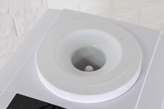 Cây nước nóng lạnh Kangaroo KG32N dễ dàng vệ sinh